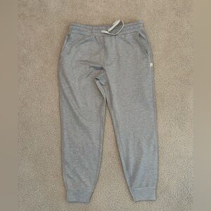 Vuori women performance joggers small gray